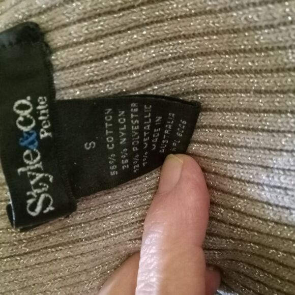 Elegant Sparkle Gold Turtleneck Sweater - Picture 5 of 5